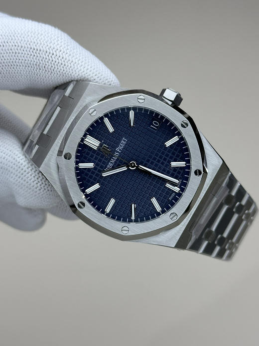 ZF爱bi皇家橡树15500系列 采用9015机芯改爱彼CAL.4302一体机！尺寸为41X10.4毫米与正品一致！男士腕表，精钢表带，自动机械机芯，透底。 商品图5