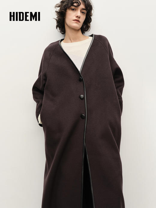 HIDEMI 简约设计感包嵌式皮边v领长款廓形美利奴羊毛双面呢大衣 商品图2
