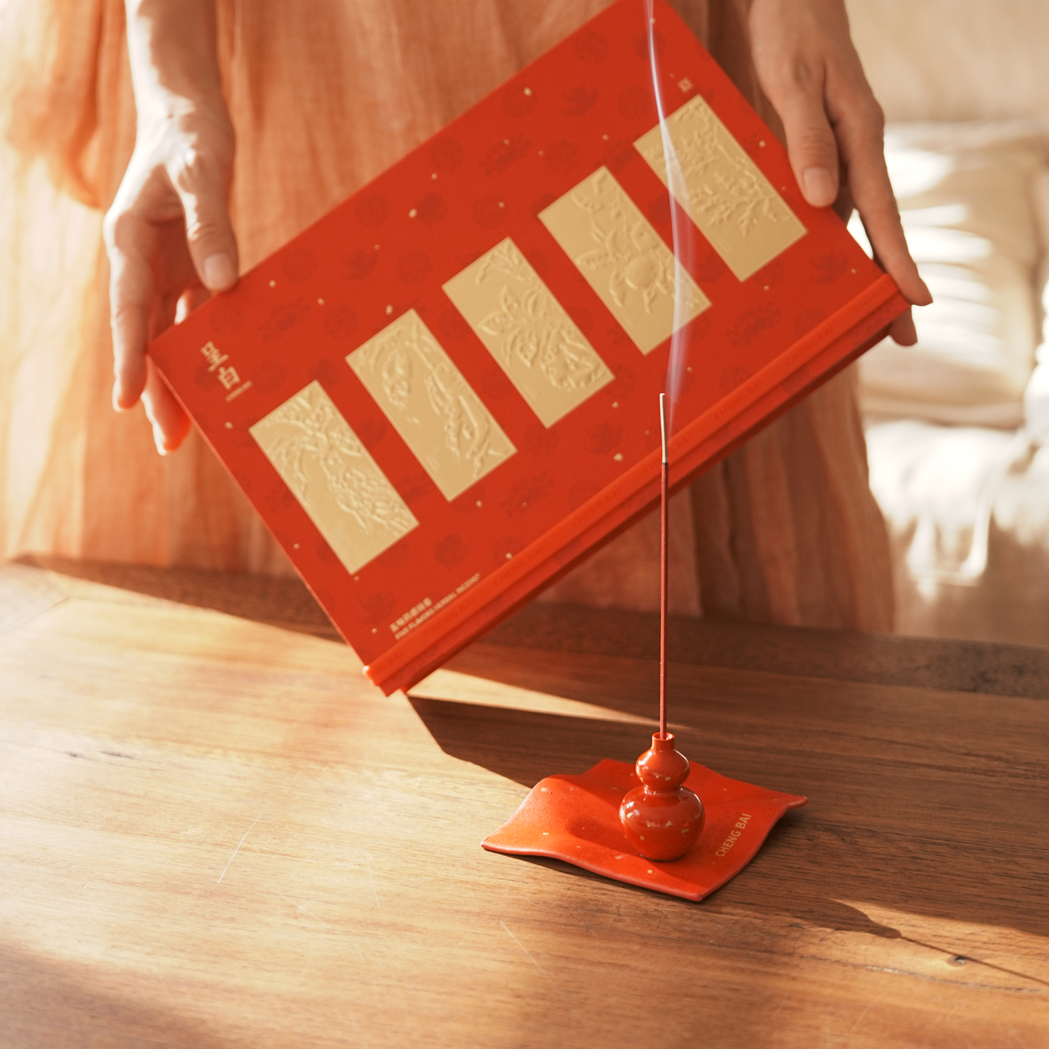 呈白	福禄献宝系列药感线香五味礼盒