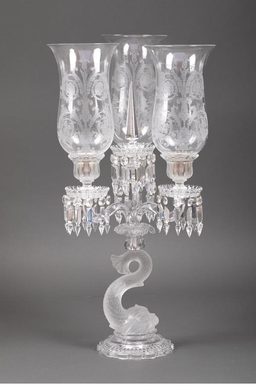 独角鹿西洋古董19世纪法国出品Médaillon圆雕纹款海豚造型三枝头水晶烛台一对 商品图2