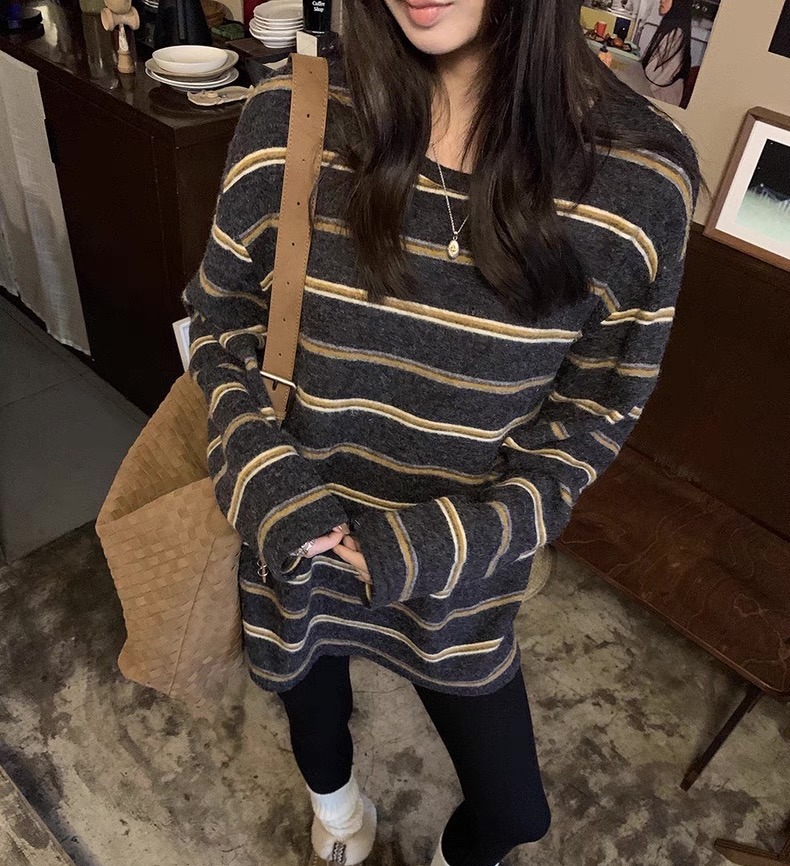 老米优品🎈软到像被兔子贴贴~🐇《黄色条纹兔毛绒温暖宽松打底tee》像开了复古滤镜！宽松遮肉，柔软双面绒，蓄热力一流哦！T251202A