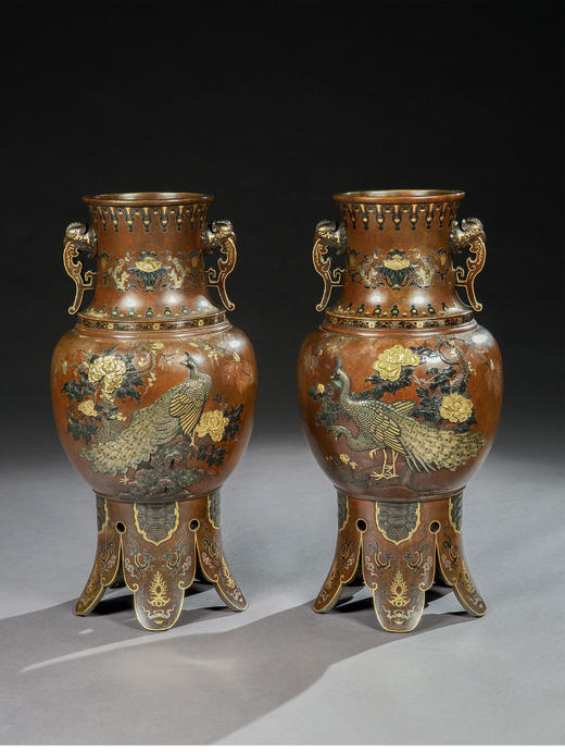 独角鹿西洋古董1880年代日本明治时期出品传统吉祥花鸟主题赤铜地金银象嵌双耳瓶一对 商品图0