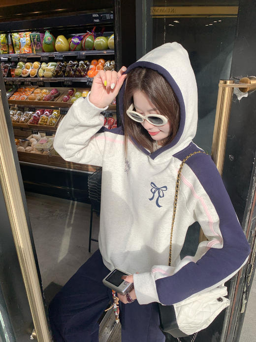 【169元任选2件】现货！撞色连帽加绒卫衣 商品图11