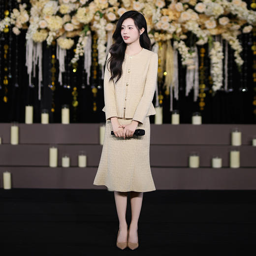 法小曼*子珍专款/高级感西装女职业主持人浅卡其色圆领西装外套包臀鱼尾裙CS2193 商品图0