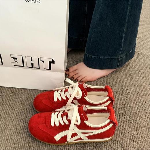 【日常通勤修饰腿型❗️时尚个性简约百搭】新年本命年红色阿甘鞋复古德训鞋女款2025新款夏季薄款平底运动休闲鞋子。jb 商品图3