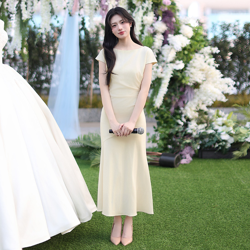 法小曼*子珍专款/高定设计师米白色气质连衣裙韩系主持高级感宴会礼服