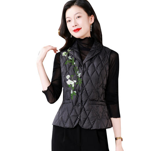 KQLB43N1659 2025秋冬重工刺绣西装领棉服马甲外套女气质修身打底棉马夹 商品图4