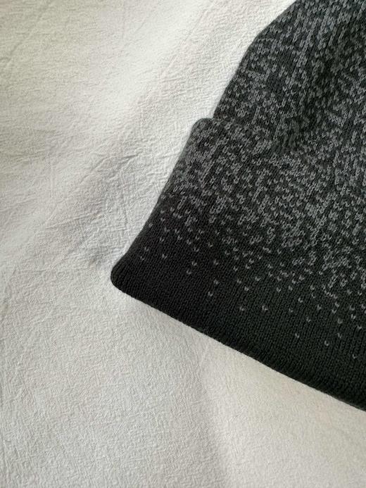 贝壳三 秋冬保暖护耳刺绣字母针织帽翻边情侣款毛线帽C120303 商品图6