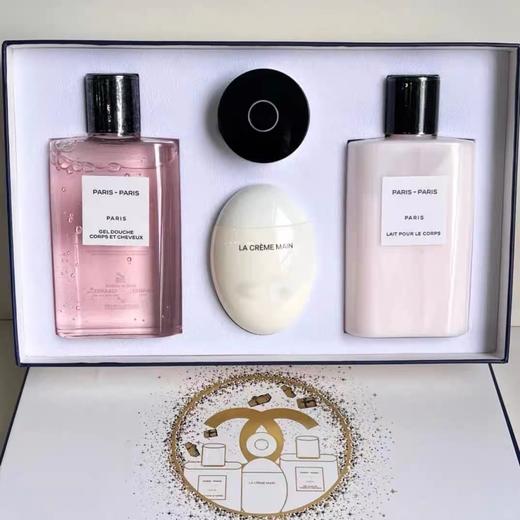 【圣诞元旦礼物】香奈儿巴黎香氛三/四件套升级圣诞限定礼盒手提袋 COCO可可小姐 巴黎之水200ml巴黎身体乳200ml鹅蛋护手霜50ml山茶花唇膜10g 商品图0