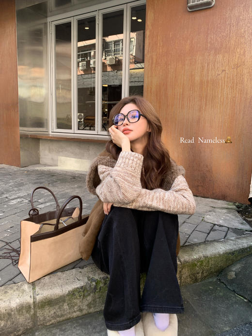 Read Nameless /焦糖皮毛一体马甲+榛果色针织上衣+黑色加绒牛仔裤 2025/12/4 商品图4