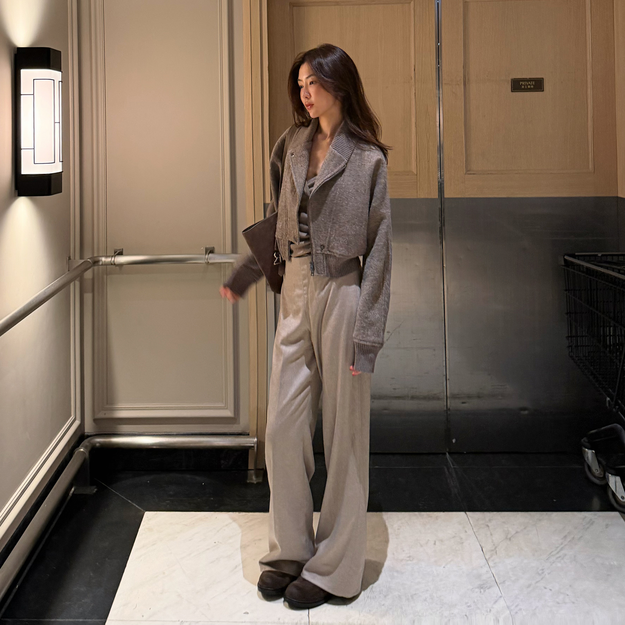 ROMI STUDIO“国王的礼物”15.5微米超细山羊绒垂感长裤 RWCAXU5300