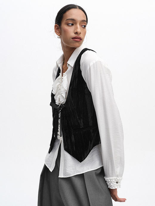 TR她热 午夜沙龙 黑色褶皱丝绒显瘦复古老钱弧形领系带马甲 商品图3