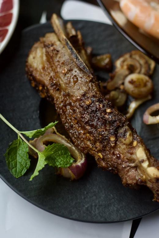 新西兰羔羊肋排，一整根长骨头，贴骨肉巨香，烤、煮、炖都非常鲜嫩【G】 商品图4