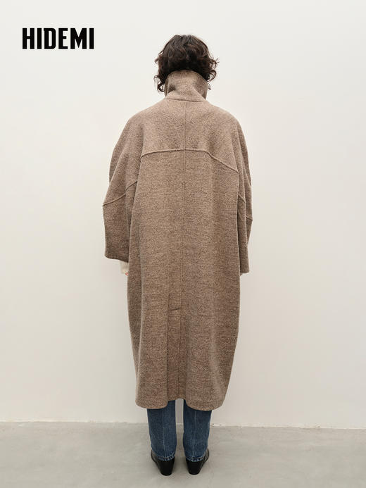 HIDEMI 极简立领大廓形经典落肩粗花呢浮雕澳洲羊毛厚款纽扣式长款口袋大衣 商品图5