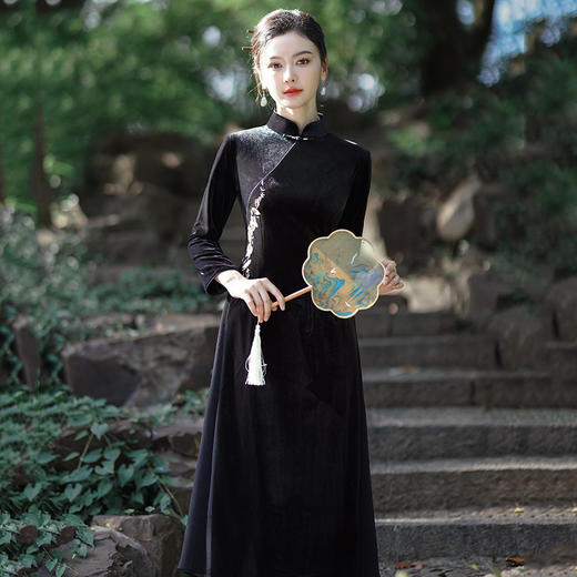 刺绣黑色丝绒显瘦奥黛改良旗袍秋冬 SC18151 商品图1