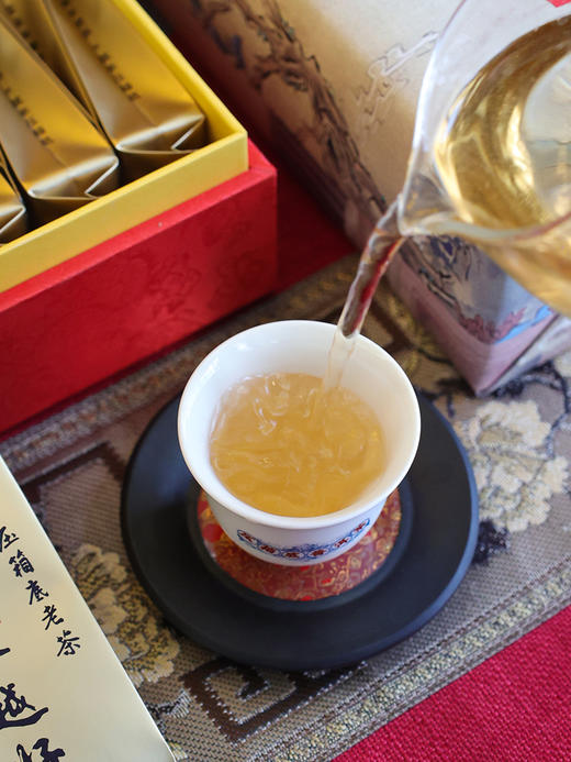 压箱底老茶 越来越好 2018 白毫银针 福鼎老白茶 礼盒装/18泡 商品图5