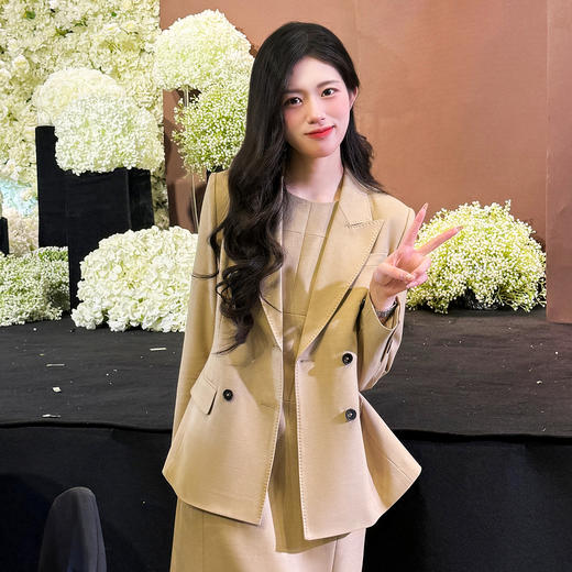 法小曼*子珍专款/羊毛套装女秋季2025新款爆款高级感职业装两件套卡其色长袖西服 商品图2
