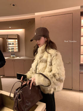 Read Nameless /米黄巧克力环保皮草+深灰抽绳裤 2025/12/4