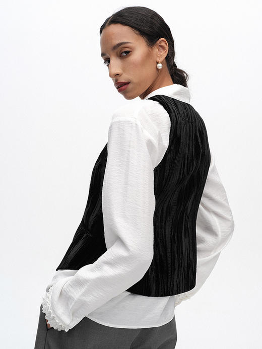 TR她热 午夜沙龙 黑色褶皱丝绒显瘦复古老钱弧形领系带马甲 商品图2