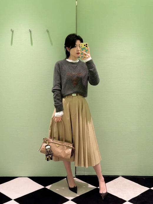 普拉达 25秋冬新款 经典徽标刺绣圆领毛衣 (TM) 商品图3