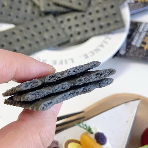 🥰【西麦喵少爷5黑苏打饼干】😋酥脆香醇，养生女孩的酥脆本命零食！一口咬下去，满口谷物香！ 😘贴心的独立小包装，不会吃不完，放着受潮，超适合小鸟胃宝子~ 商品图3