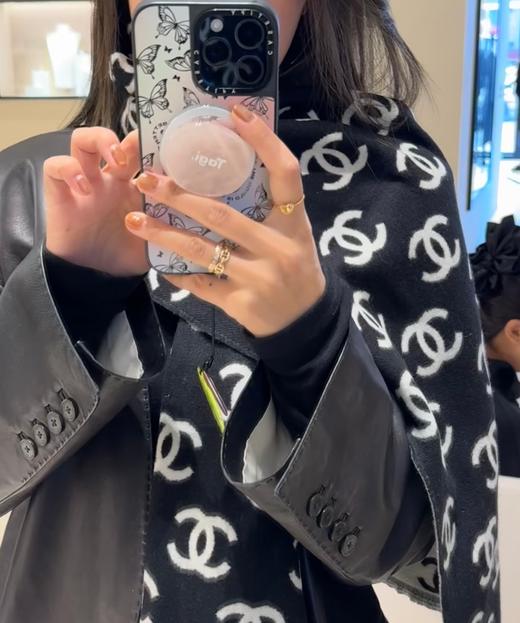 专柜流出小香限量熊猫双色100%羊绒围巾 商品图6