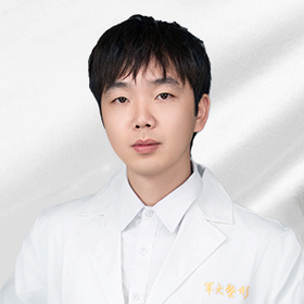 刘爽—军大整形微创中心技术院长