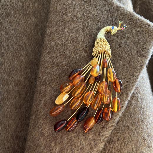 【设计师款定制 胸针】鸿运当头、吉祥如意、紫色东来...这一波胸针都是花费了几个月的功夫，找设计师设计定制出的款，市面上不撞款，专采用天然材质，日常佩戴损坏包售后维修处理哦~ 商品图0