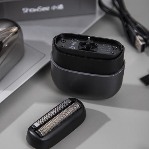 【赠鼻毛修剪器】小适便携往复式双刀头剃须刀KM10 商品图9