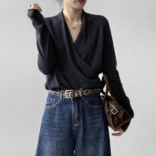 裁缝学苑AS603韩系显瘦交叉v领针织衫纸样上衣女秋冬长袖打底衫裁剪图 商品图2