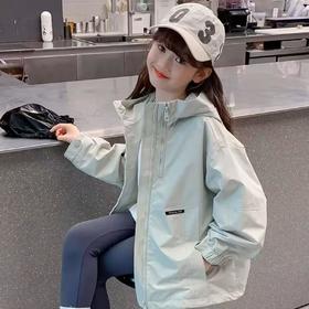 女童外套春秋款2025新款洋气儿童时髦连帽冲锋衣中大童休闲上衣