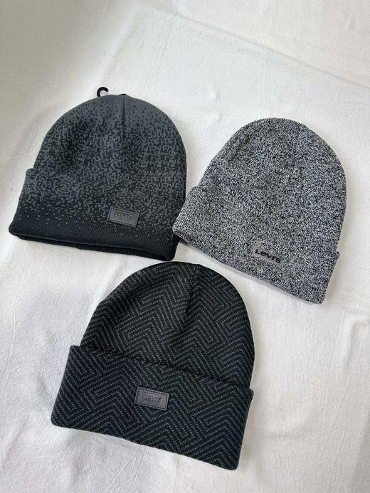 贝壳三 秋冬保暖护耳刺绣字母针织帽翻边情侣款毛线帽C120303 商品图0