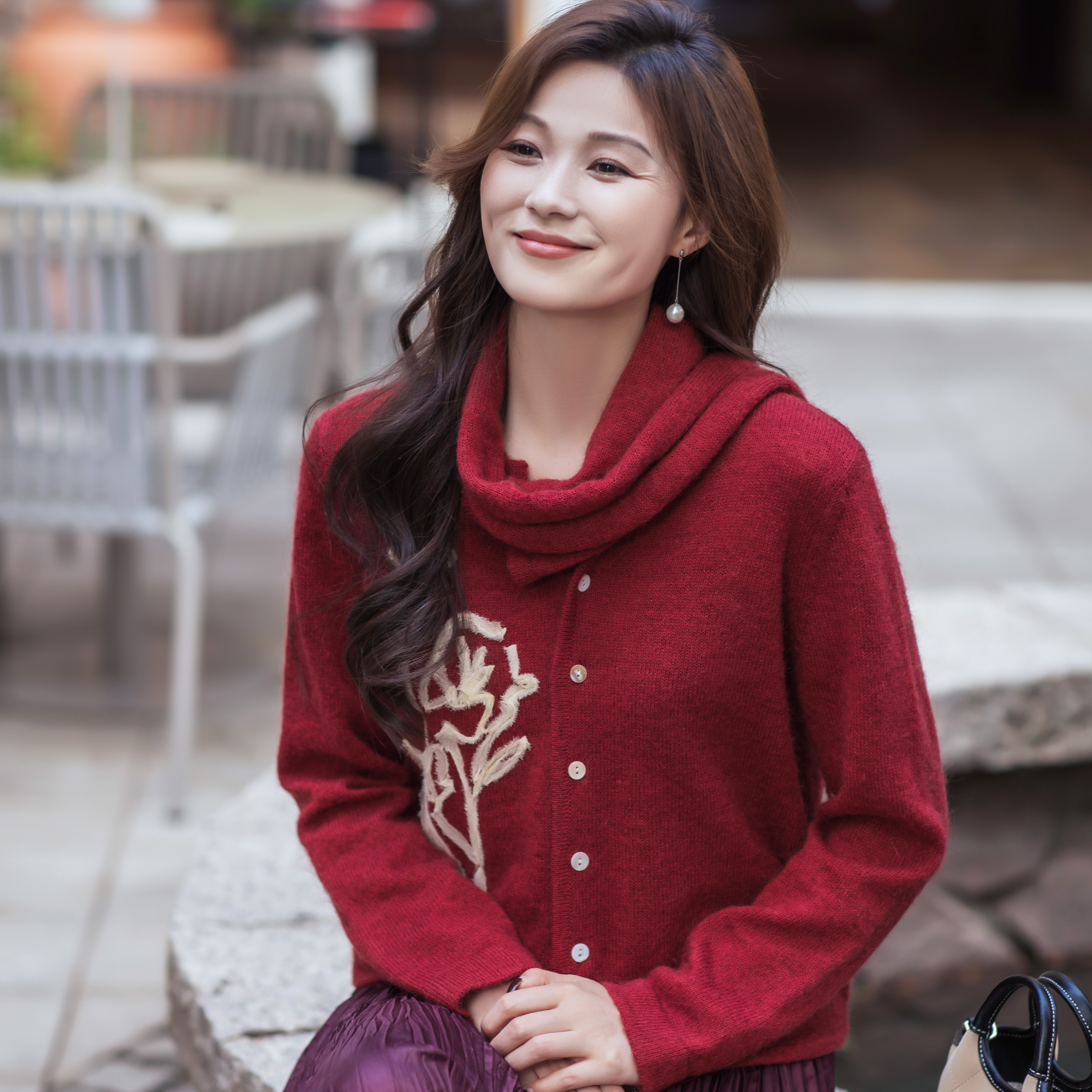 【林栖设计小店】【林栖推荐】2026年早春马海毛绣花红色毛织外套围巾两件套N1954278