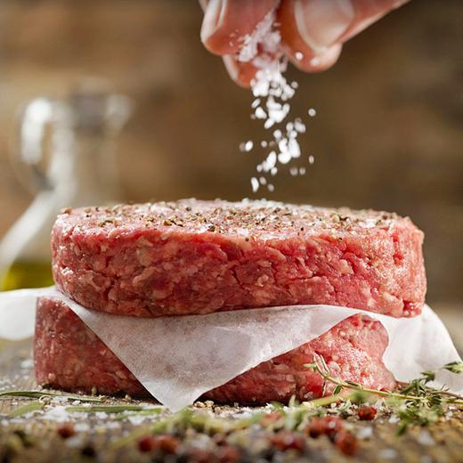 【谷饲上脑原切牛排套餐】无添加不拼接 黄金部位自带雪花纹！500g*3袋（9-12片） 下单送和牛肉饼4个、意面2袋、海盐黑胡椒12包、刀叉1套、铸铁煎锅（锅分开发货） 商品图7