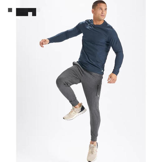 123-8 纯圆正 vuori 轻柔细腻 慢跑训练 弹力打底长袖衫 男款 女生也可以穿 商品图4