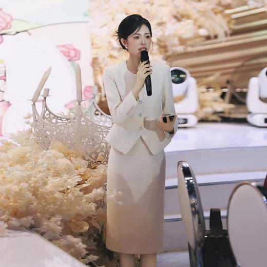 法小曼*子珍气质名媛杏色播音教师小香风套裙女温柔风秋冬职业套装1024C015 商品图4