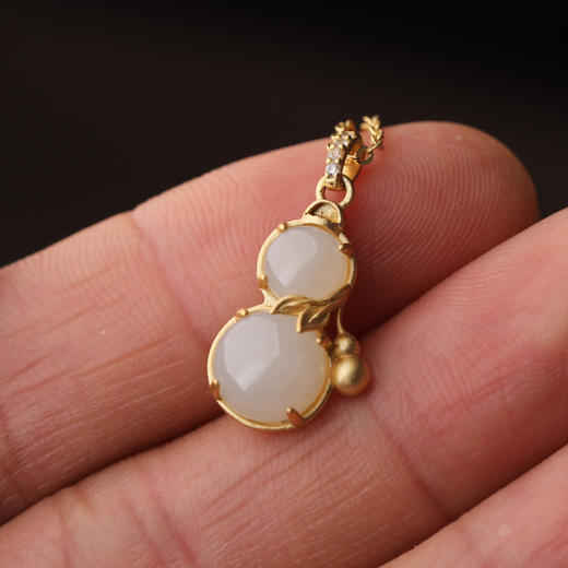 【富贵吉祥❗️福禄和田玉项链】精选优质和田玉，温润玉质，优雅清新，佩戴舒适，不易掉色，不易过敏，古法金葫芦锁骨项链古风项饰玉石吊坠QQ 商品图2