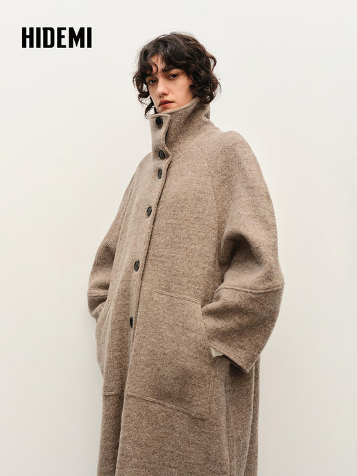 HIDEMI 极简立领大廓形经典落肩粗花呢浮雕澳洲羊毛厚款纽扣式长款口袋大衣 商品图3