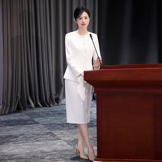 法小曼*子珍专款/白色主持人长袖西装半裙职业装正式场合商务招待两件套 商品图2