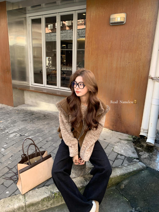 Read Nameless /焦糖皮毛一体马甲+榛果色针织上衣+黑色加绒牛仔裤 2025/12/4 商品图6