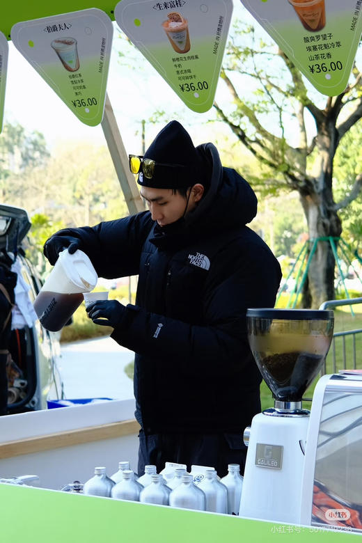 【秒杀价已调 直接拍】北面 国内无售 男女同款 重工极寒 超蓬冲锋衣 连帽 鹅绒羽绒服 商品图9