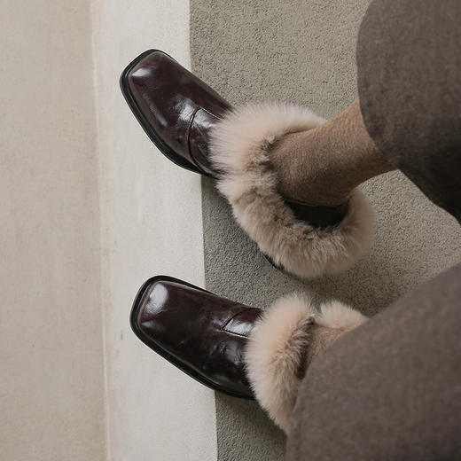 【预售5天】学院风配裙子加绒毛毛鞋保暖方头侧拉链深口单鞋粗跟高跟鞋YY277 商品图1