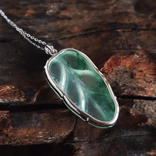 【天然正品】A货翡翠AU750收藏级白金镶天然木那高冰种飘蓝花叶子（金枝玉叶）翡翠吊坠项链36.1*16.2*7.1MM（皆取最大值）链长：45CM（长度可调节）女士021225NJS11 商品图7