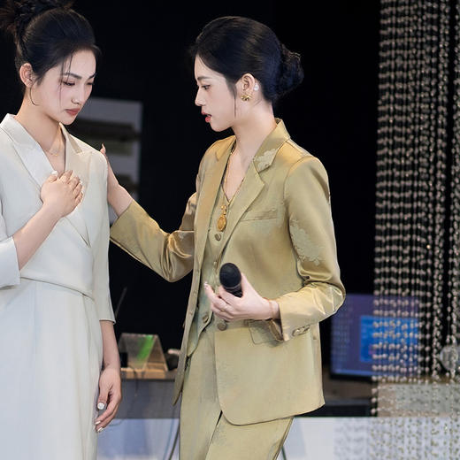 法小曼*子珍专款/高定主持人新中式西装套装女2024秋季新款提花缎面老钱 商品图4