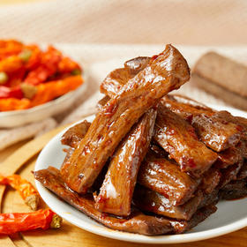 【斌哥优选】妈妈手作辣条。孕妈妈和宝宝都能吃的辣条。大豆蛋白+植物油，配料干净，独立包装，一个一个吃起来不脏手。跺脚推荐！