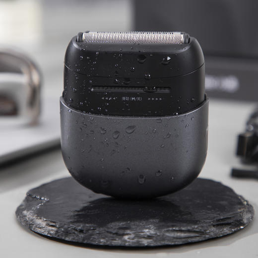 【赠鼻毛修剪器】小适便携往复式双刀头剃须刀KM10 商品图10