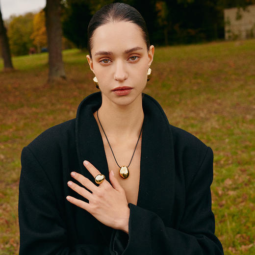 Mordern Art 现代艺术时期 | 星月圆形金/银色项链 商品图3