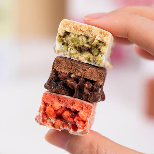 【超值3盒装】KEEP 每日双层蛋白棒 羽衣甘蓝酸奶味/山楂莓莓味/开心果黑巧味 5重高蛋白 营养高饱腹 25g*6根/盒 商品图8