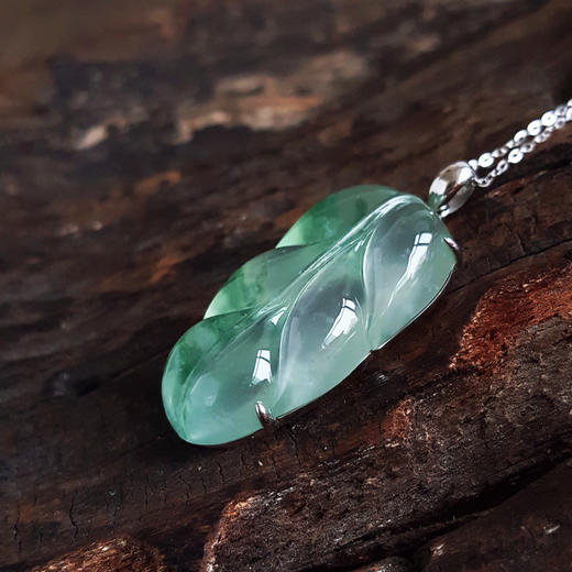 【天然正品】A货翡翠AU750收藏级白金镶天然木那高冰种飘蓝花叶子（金枝玉叶）翡翠吊坠项链36.1*16.2*7.1MM（皆取最大值）链长：45CM（长度可调节）女士021225NJS11 商品图6