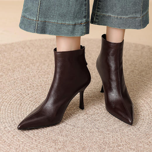 【预售5天】2025秋冬新款尖头黑色短靴棕色法式气质时尚显瘦马丁靴FDJ-YC-569 商品图1